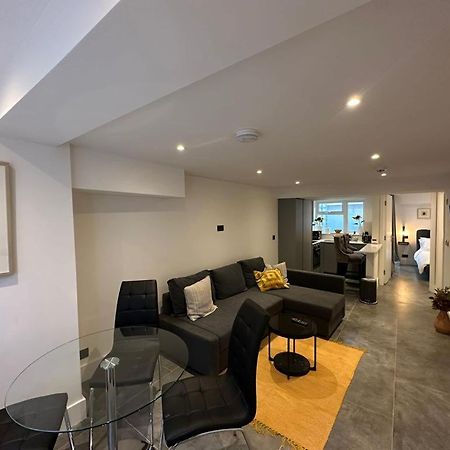 לונדון Two Bedroom House In Kilburn מראה חיצוני תמונה