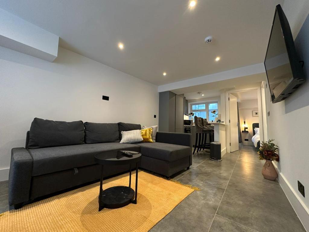 לונדון Two Bedroom House In Kilburn מראה חיצוני תמונה