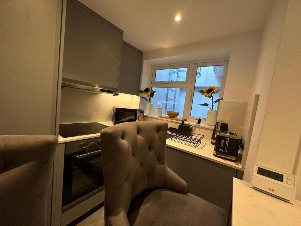 לונדון Two Bedroom House In Kilburn מראה חיצוני תמונה