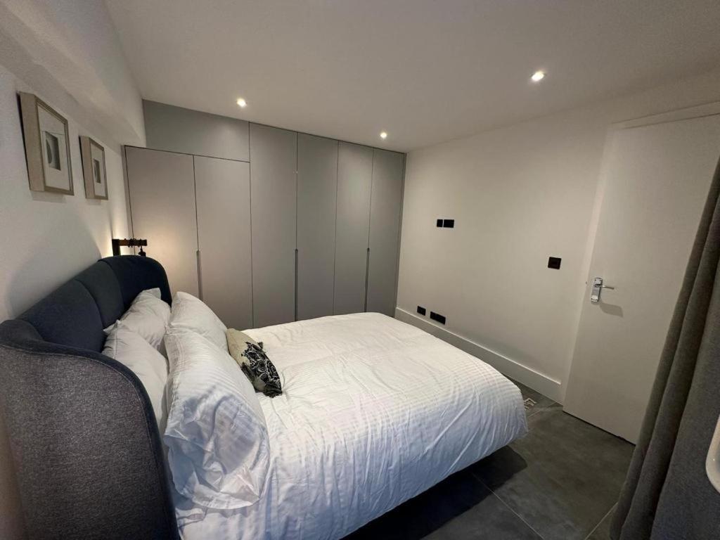 לונדון Two Bedroom House In Kilburn מראה חיצוני תמונה