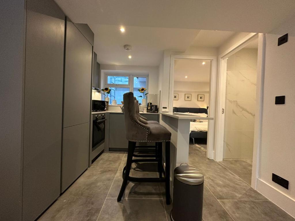 לונדון Two Bedroom House In Kilburn מראה חיצוני תמונה
